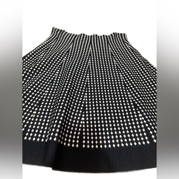 MAX STUDIO Printed Black Polka Dot mini Skirt Knit Flair Size Med/Large Holiday - Picture 10 of 12